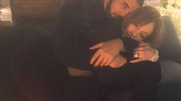 Джей Ло записва нова песен с гаджето си 