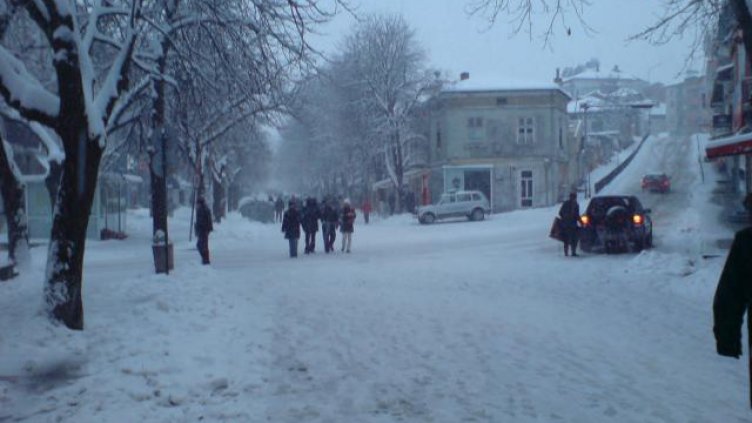 Изключение: Всички училища в Сандански утре отварят врати