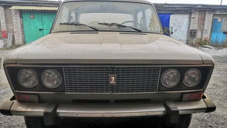 Съветска "шестица", престояла 33 г. в гараж. Търсят й само 100 бона!