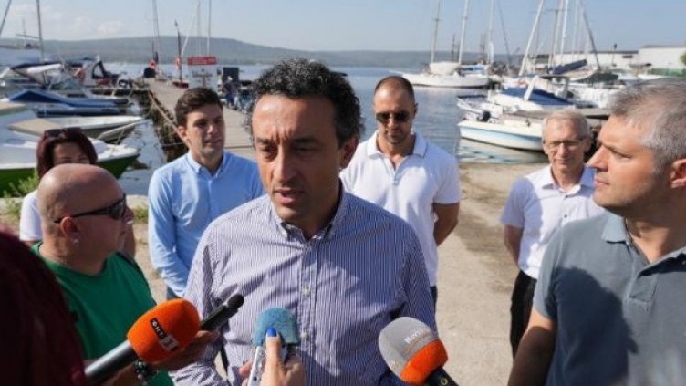 Трус в "Продължаваме промяната": Изключиха Лорер и поискаха оставката на Божанков