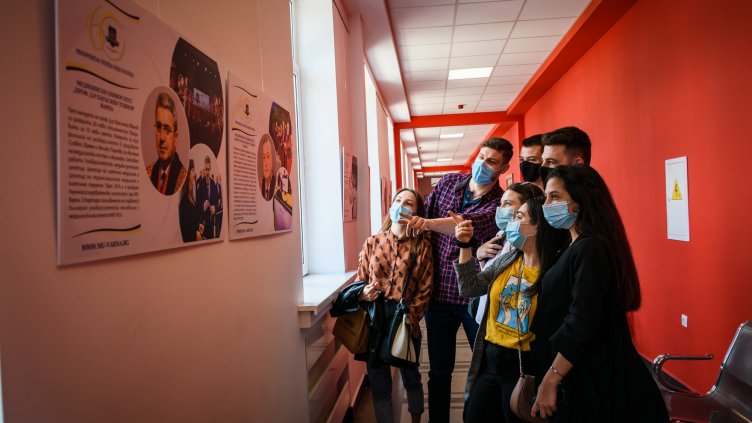 Откриха фотографска изложба „Пътят към успеха - 60 години Медицински университет - Варна“ 
