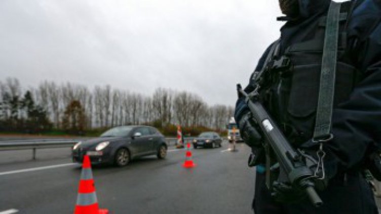 Френски медии няма да публикуват снимки на атентатори