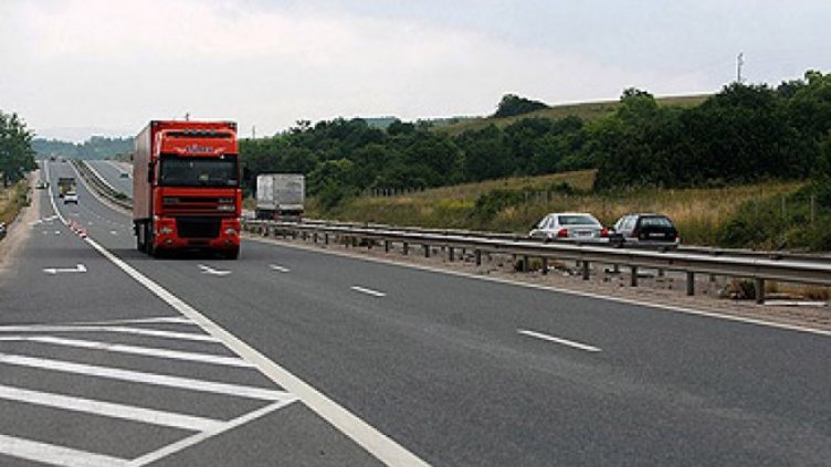 Спират тировете по пътищата на Велики четвъртък