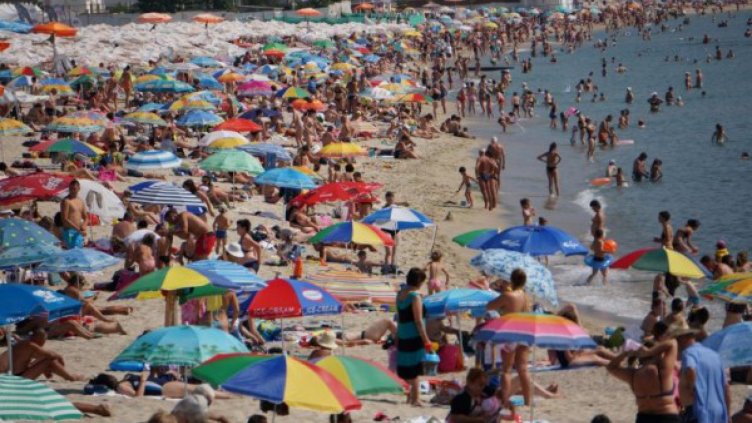 Очаква се двоен спад на руските и украински туристи през тази година