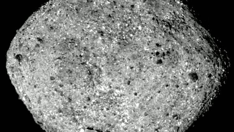 НАСА откри следи от вода на астероида Бену