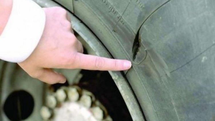 68-годишен мъж напука три гуми на автомобил