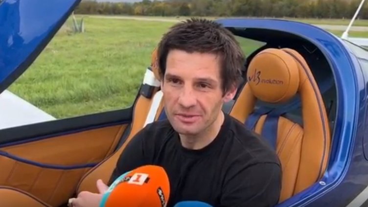 Гордост: Роден пилот подобри световен рекорд на "Гинес"