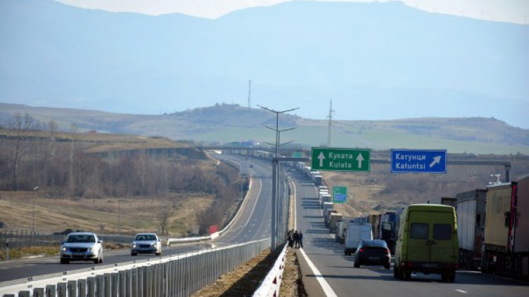 Шивашки цехове у нас затвориха заради гръцката блокада