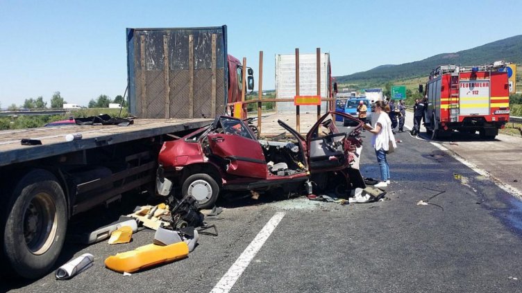 Над 60 са местата по пътищата у нас, които взимат кръвен дан. Кои са отсечките?