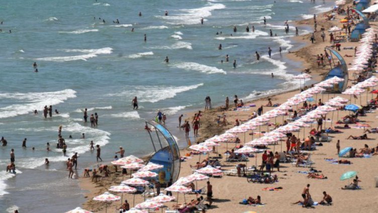 Курортите ни смъкват с до 22% цените за празниците, Гърция – с 50%