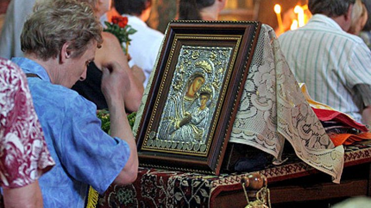 Почитаме Богородица на Светли Вторник