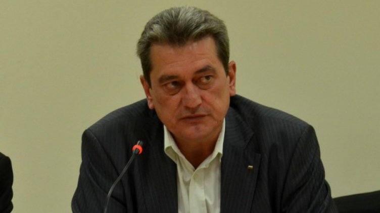 Нов метод в Хитрино – обливат цистерните с топла вода