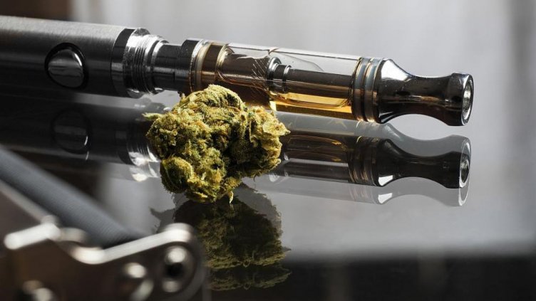 Арестуваха трима за търговия със синтетичен канобиноид във Варна