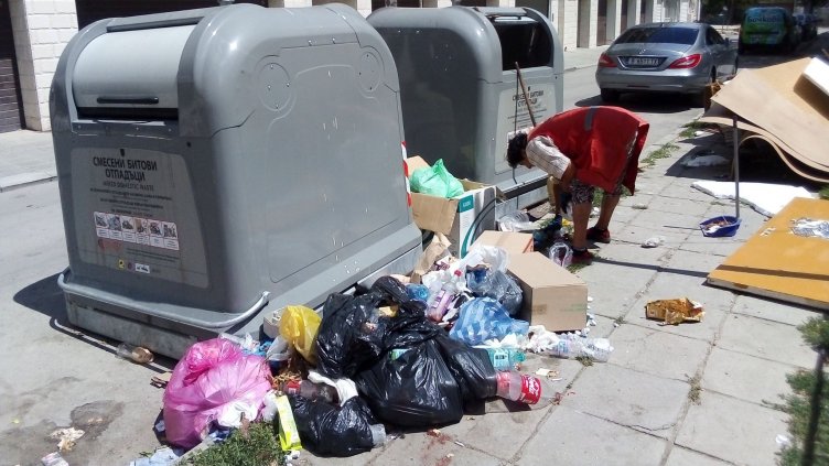 Портних оправда мръсотията във Варна с размера на данъците