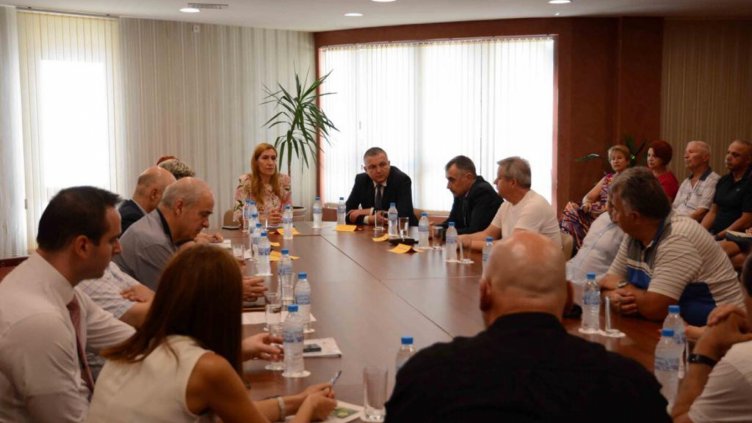 Министър Ангелкова от Златните: Не чакайте крайния срок за въвеждане на единната система