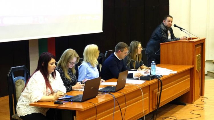 Транспортната комисия във Варна одобри безплатните карти за ученици, студенти, пенсионери и хора с увеждания за градския транспорт