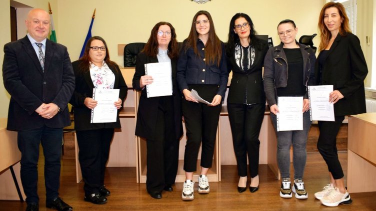 Петима стажант-юристи започват 6 месечен стаж в Окръжен съд - Варна