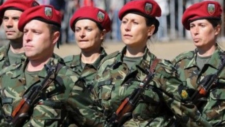 Кандидат-войниците имат още две седмици да подадат документи