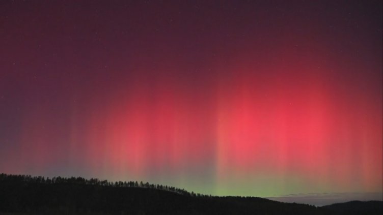 Спиращо дъха северно сияние озари Китай