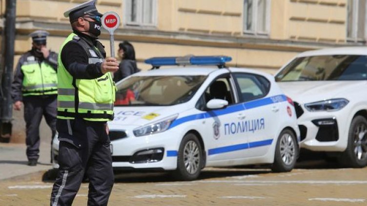 Купуват нови коли за катаджиите, взимат и джипове