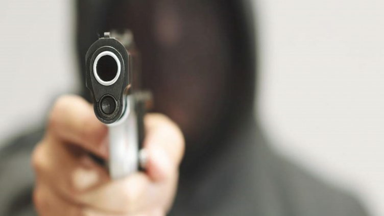 21-годишен с пистолет открадна пари във "Владиславово"