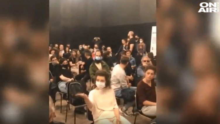 Яростни обиди и шамари! Арена на нападките – филм за хомосексуална любов