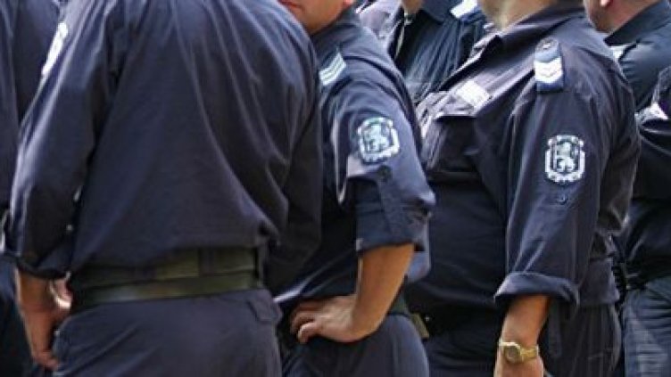 Проверяват полицаи за превишаване на правомощията си при арест