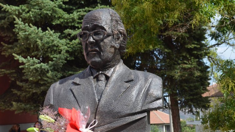 Откриха бюст-паметник на доц. д-р Дичко Коларов