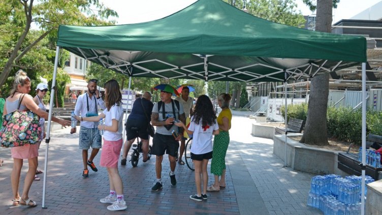 Над 70 души потърсиха помощ от мобилните пунктове срещу жегите във Варна