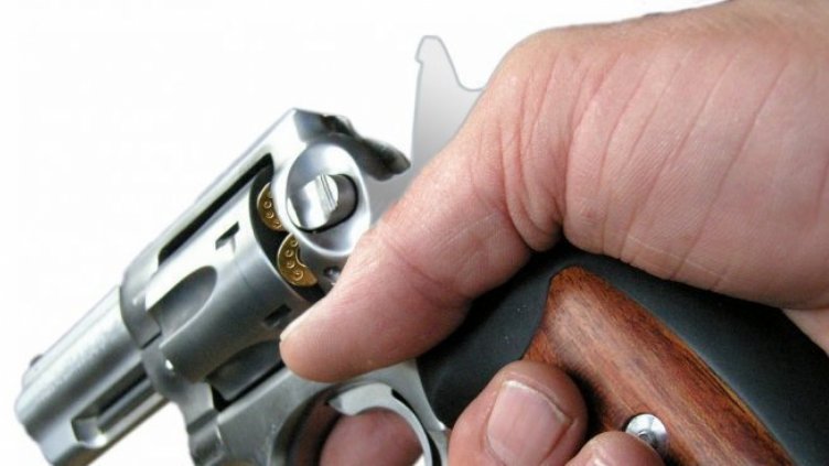 Въоръжен длъжник заплаши служители на ВиК