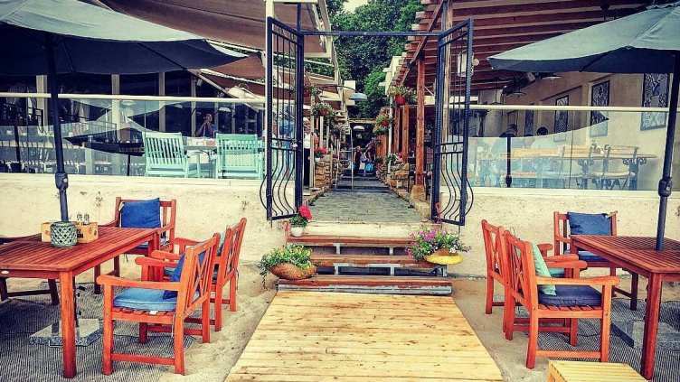 Отново отваря врати любимо заведение на крайбрежната алея във Варна 