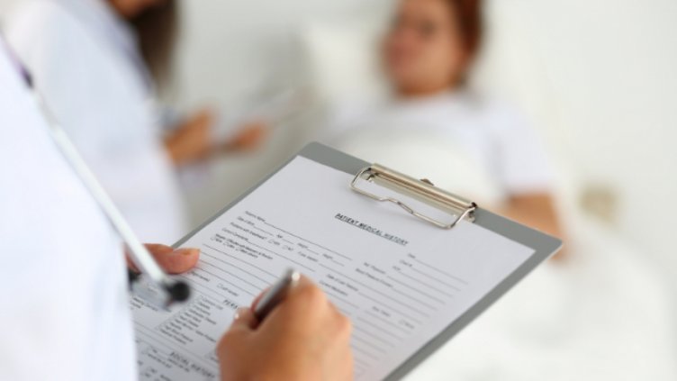 Шофьор прати дете в болницата със сътресение на мозъка