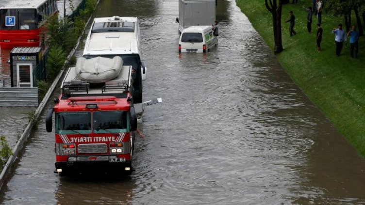 Откриха тялото на жена, загинала при наводненията в Турция