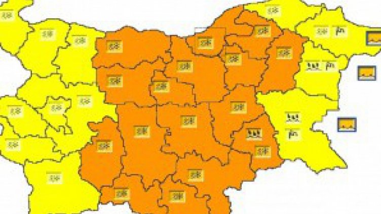 Застудяването продължава, още валежи и вятър във Варна в неделя