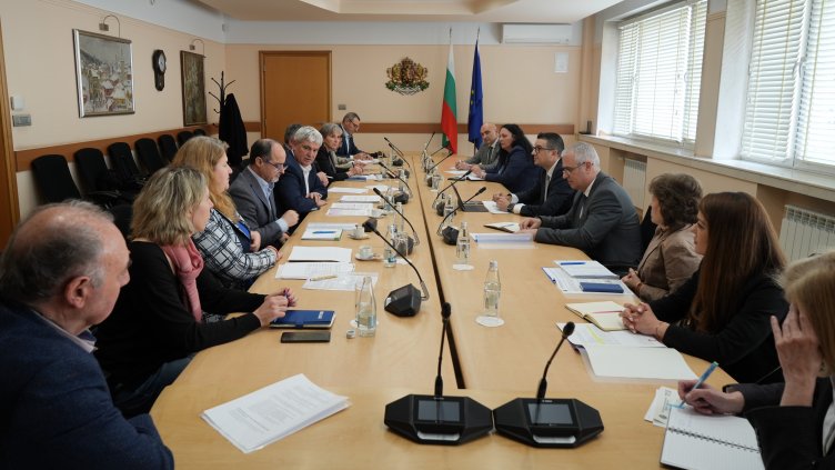 Възобновяват работата на отрасловите съвети за тристранно сътрудничество