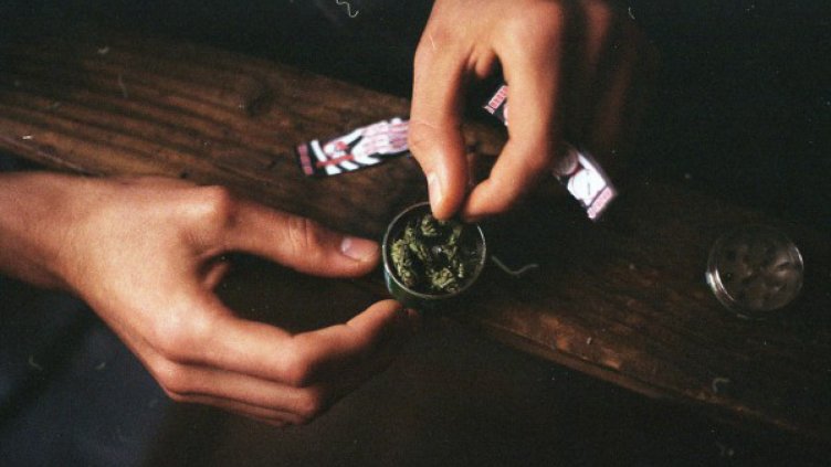 Търновец изпусна дрогата си... пред полицаи