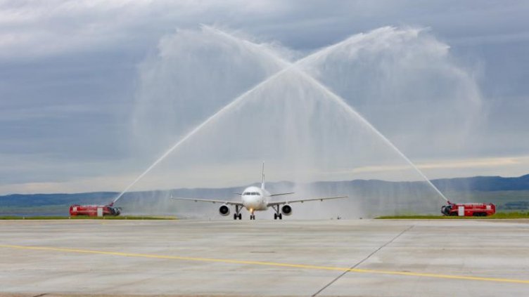 Летище Бургас и Летище Варна посрещнаха тържествено първите полети на SunExpress и Electra Airways за Лято 2025