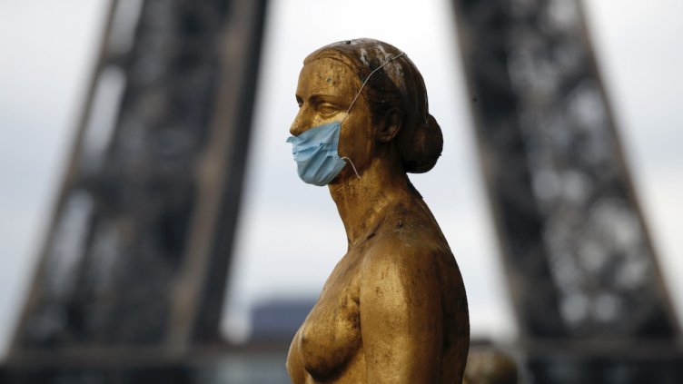 Франция се връща към нормалния живот