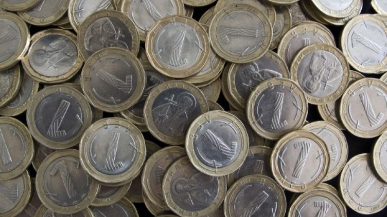 Русенски баби дадоха 8800 лева на ало-измамници