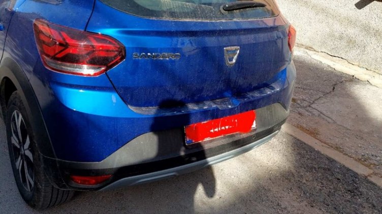 Съсипаха с червен спрей номера на колата на добричлийка