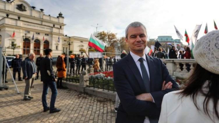 "Възраждане" пак се възпали! Излиза на протести срещу въвеждането на еврото