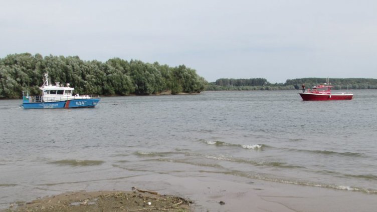 Осъдиха охранител за трафик на африканци