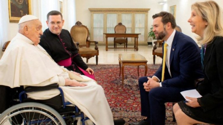 Папата се срещна с Джей Ди Ванс