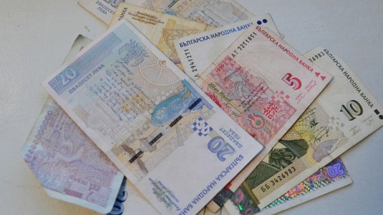 Дават по 80 лв. премия на квесторите за матурите