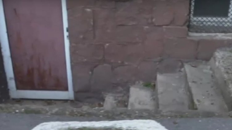 7-годишна падна в необезопасена шахта в двора на училище