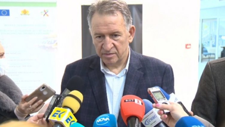 Здравният министър: Засега локдаун - не