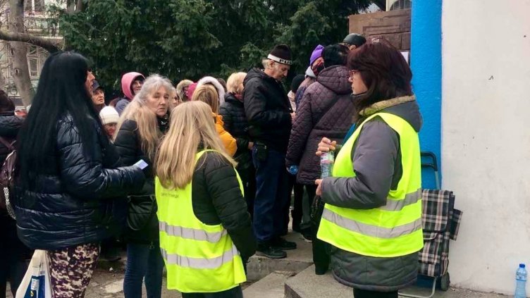 Опашките за безплатни карти във Варна са значително по-малки