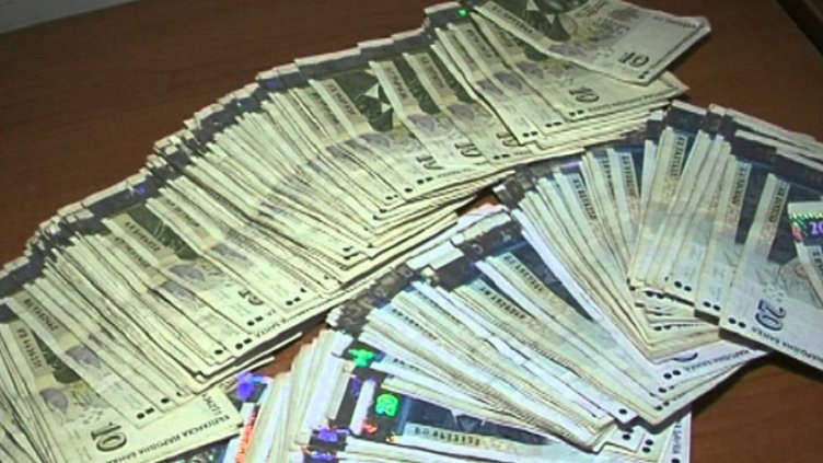 В разгара на световното: Мошеник метна продавачка с 10 бона 