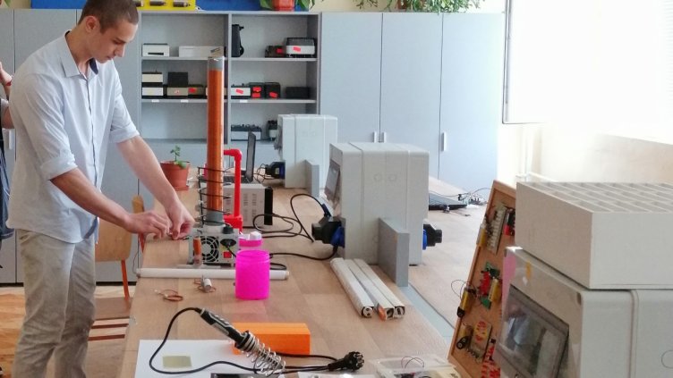 Енергото взе участие в Ден на отворените врати в ПГ по електротехника във Варна