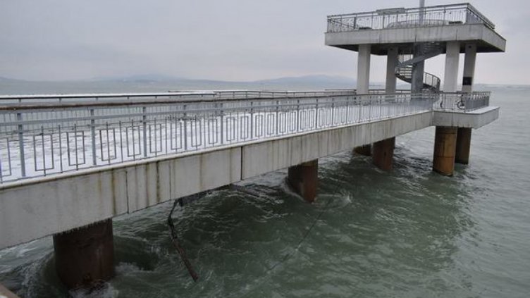Разрешиха достъпа до моста на централния плаж в Бургас